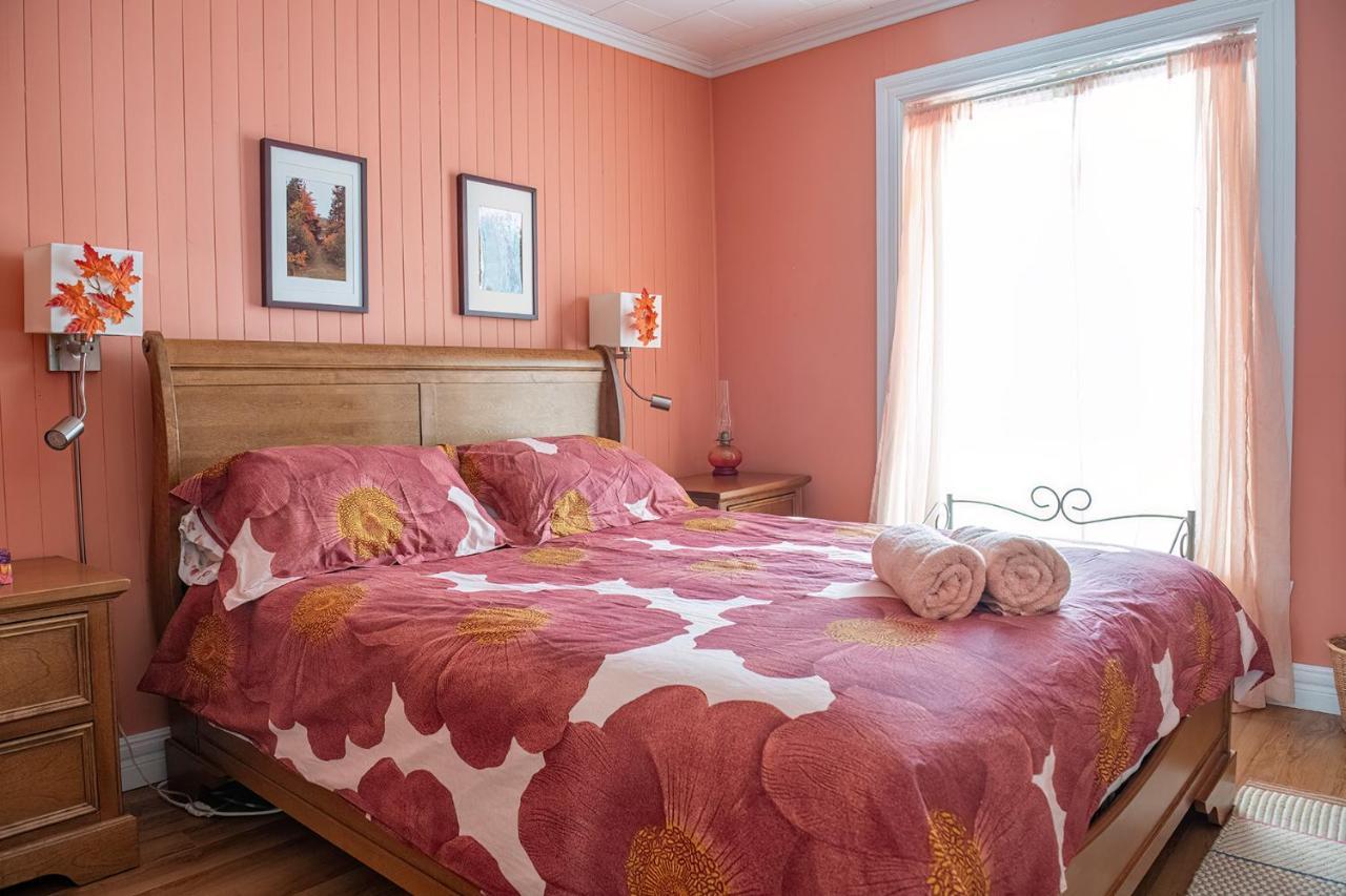 Bed & Cafe Petit Papillon Bed & Breakfast Grandes Bergeronnes Bagian luar foto