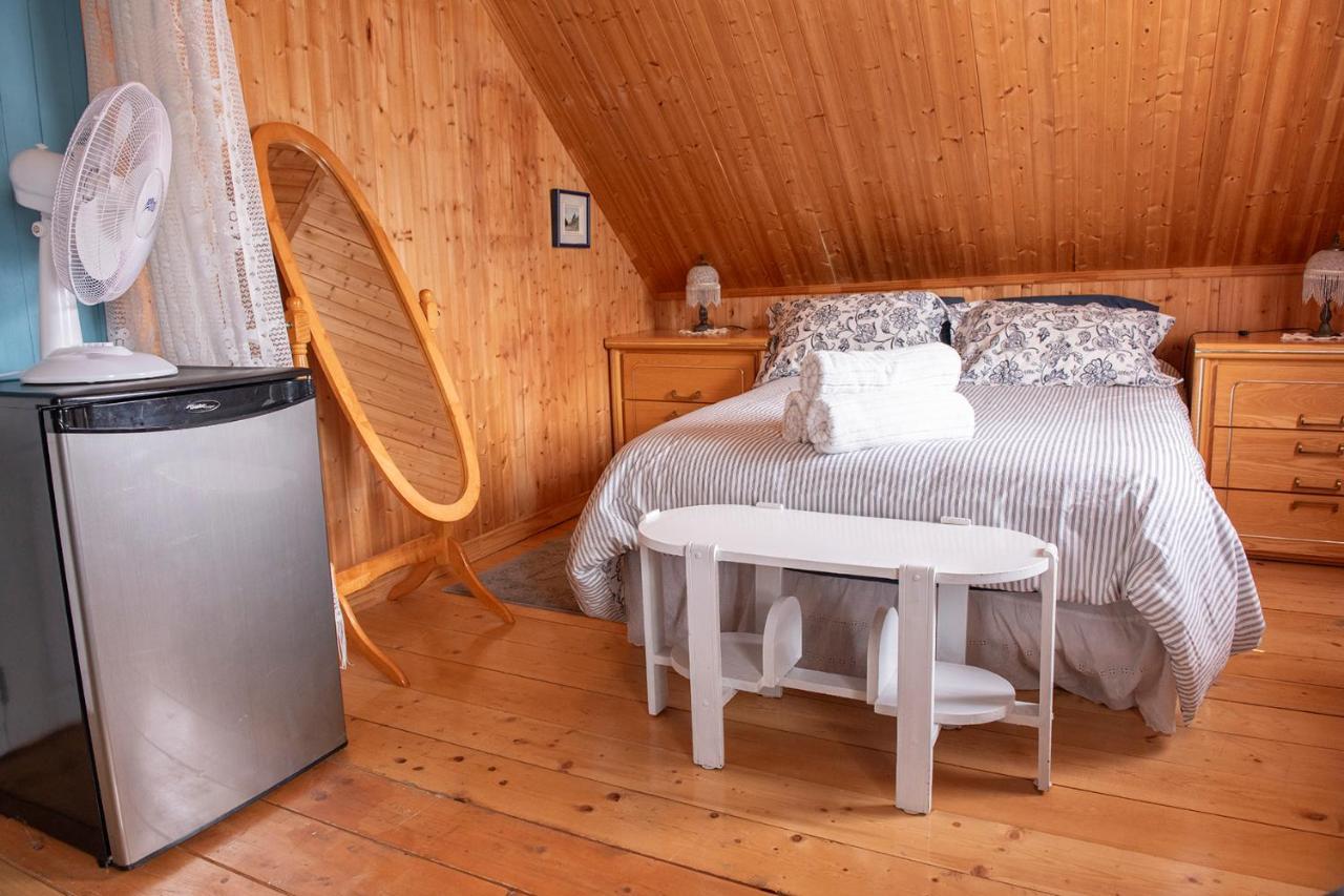 Bed & Cafe Petit Papillon Bed & Breakfast Grandes Bergeronnes Bagian luar foto
