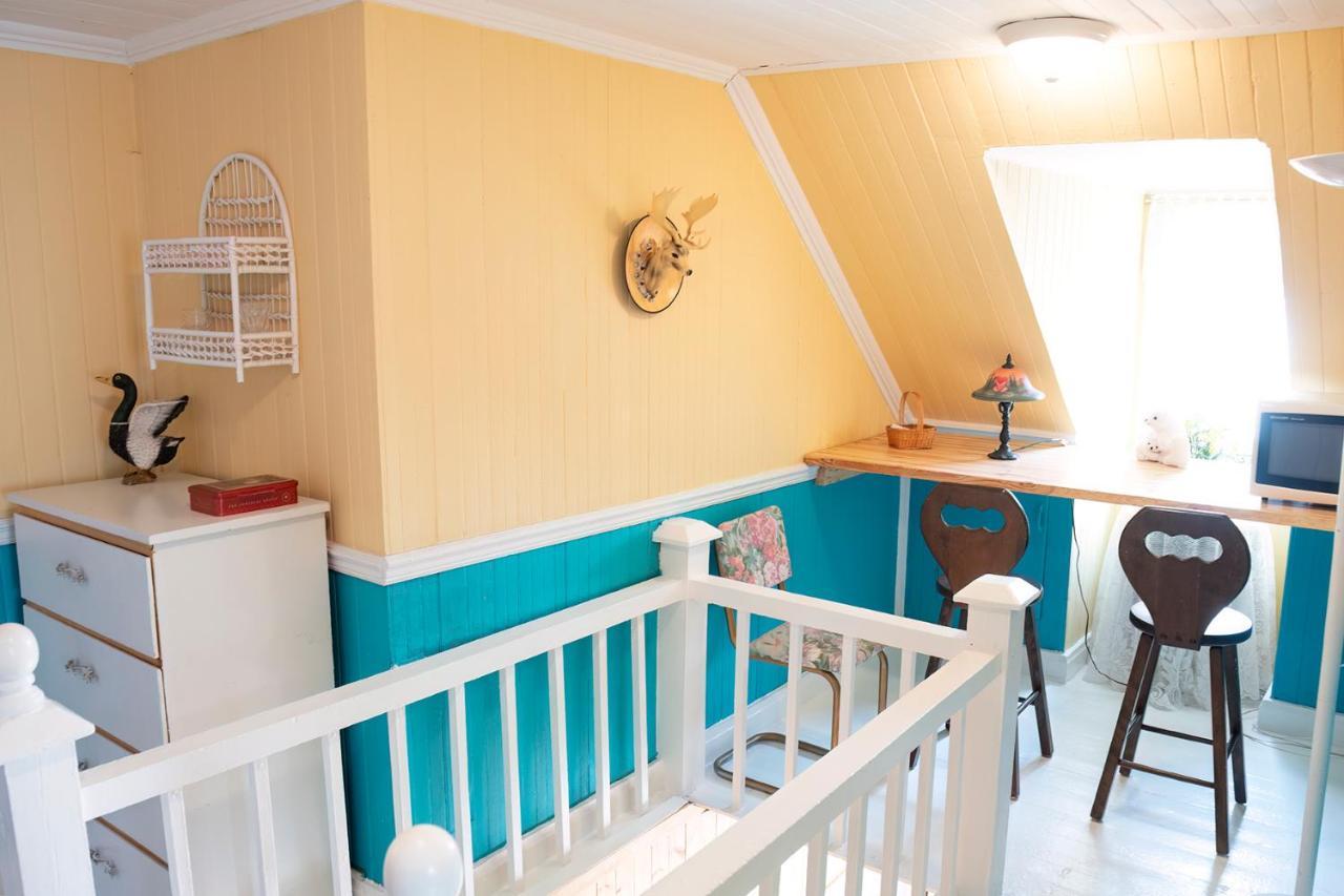 Bed & Cafe Petit Papillon Bed & Breakfast Grandes Bergeronnes Bagian luar foto