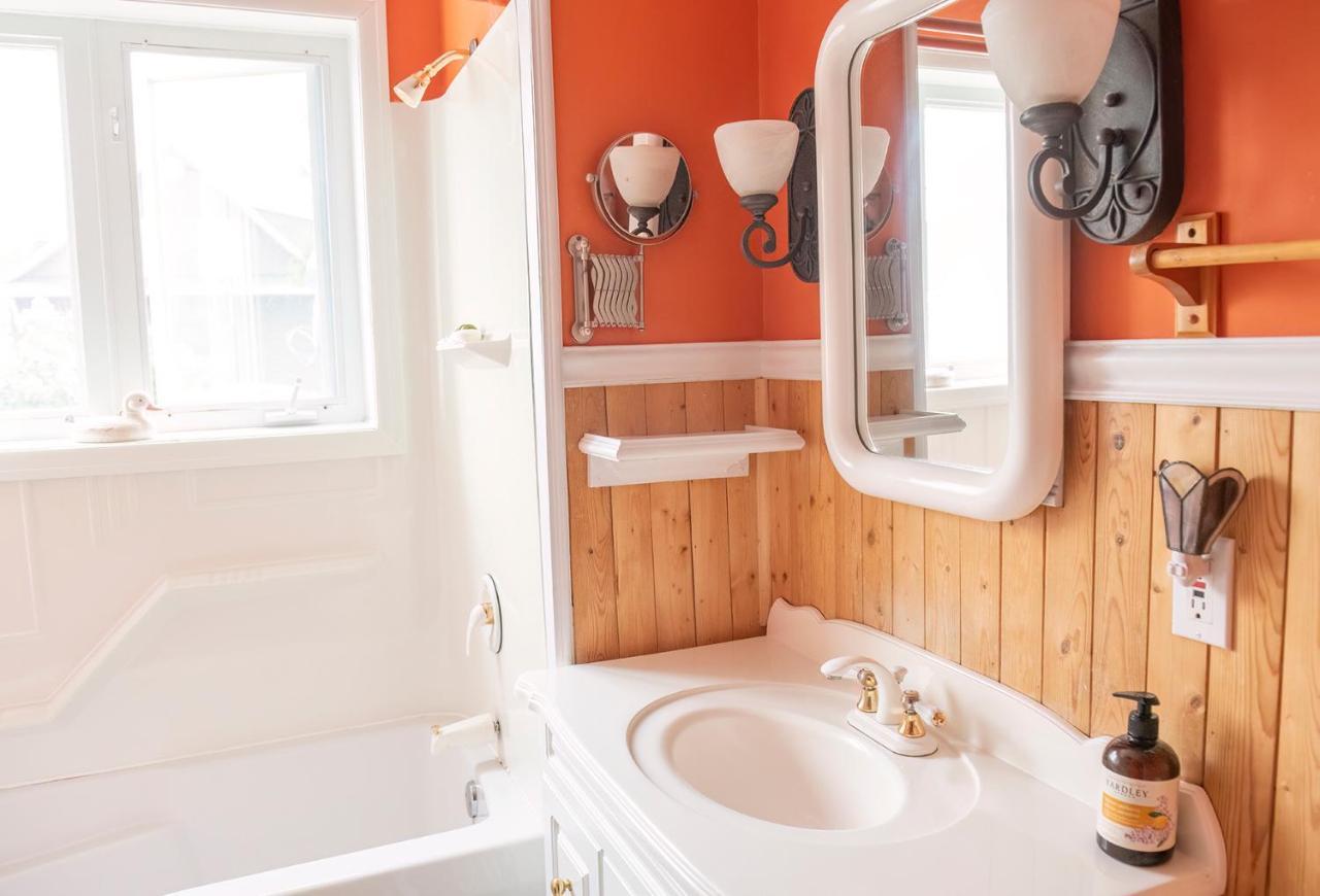 Bed & Cafe Petit Papillon Bed & Breakfast Grandes Bergeronnes Bagian luar foto