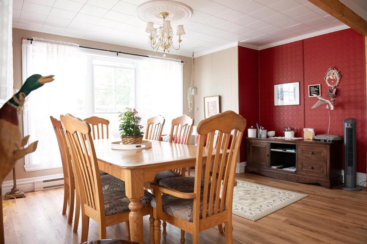 Bed & Cafe Petit Papillon Bed & Breakfast Grandes Bergeronnes Bagian luar foto
